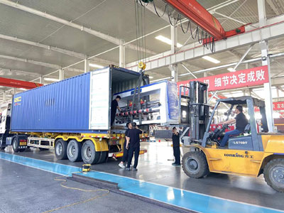 Corrugator line container loading