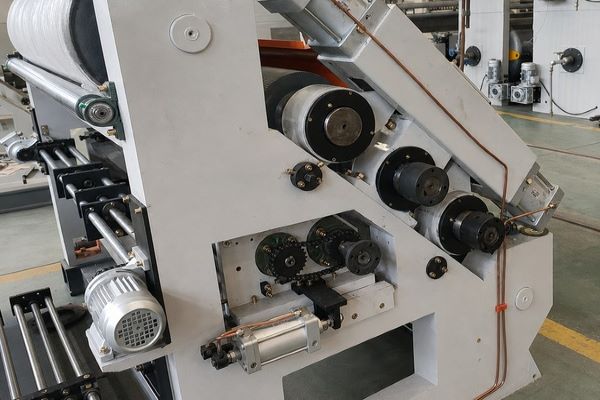 Drive chain system ensuring stable power transmission