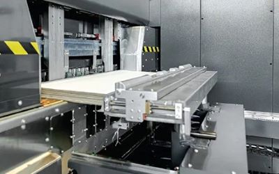 Leading-edge feeding unit of high-speed flexo folder gluer