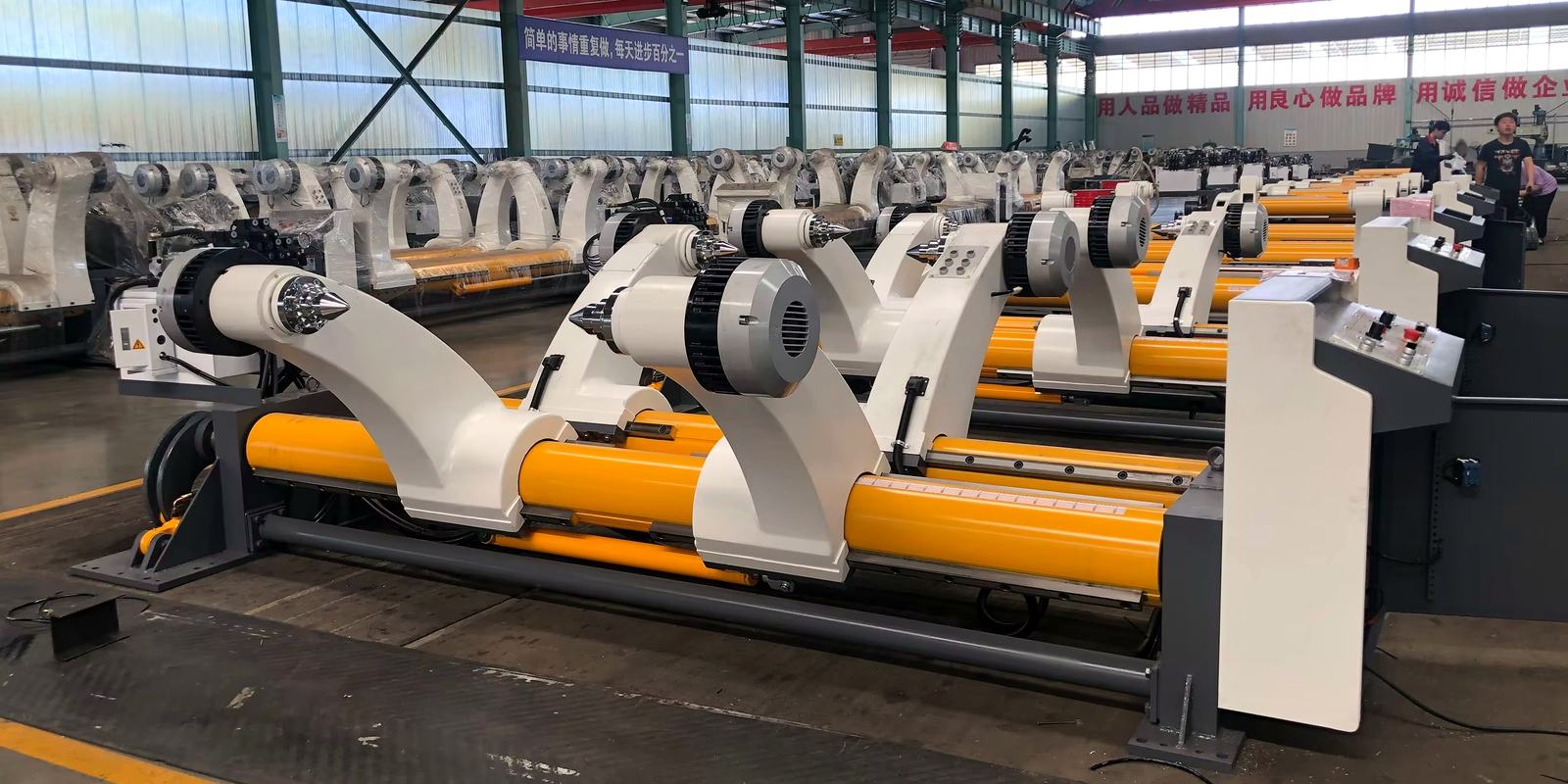 Shaftless mill roll stand in production line